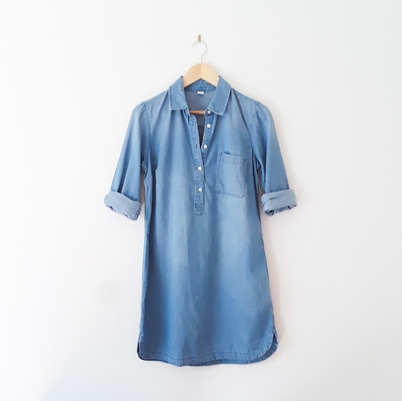 Old Navy Dresses & Skirts - Old Navy Chambray shirtdress NWT
